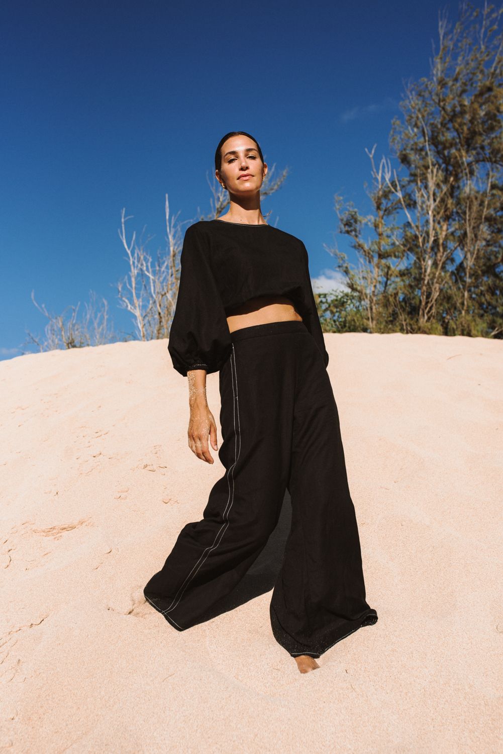 JAXSEA HAWAII VACATION PANT BLACK. WHITE CONTRASTING THREAD. LINEN/COTTON BLEND. DESIGNED IN HAWAII.