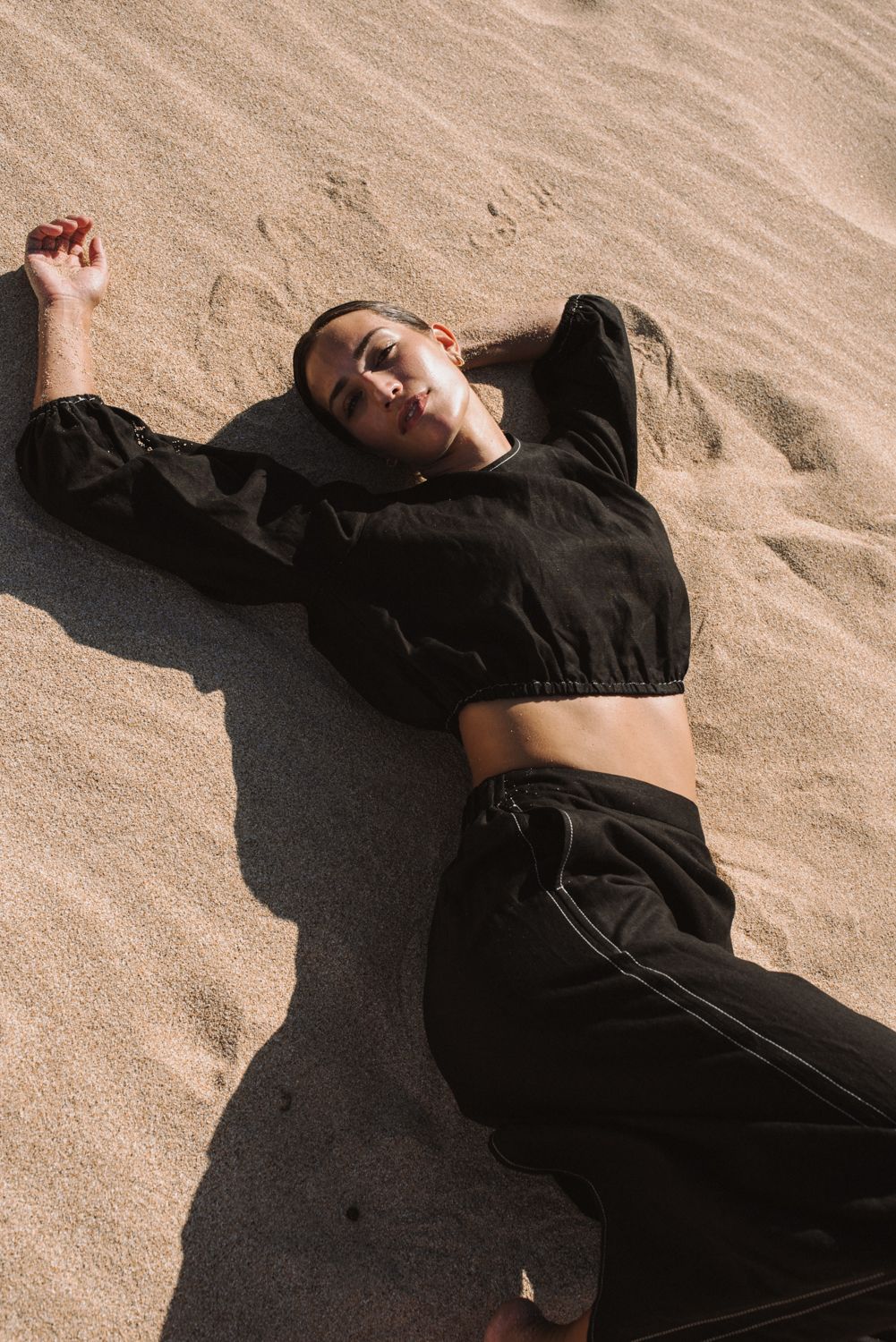 JAXSEA HAWAII VACATION PANT BLACK. WHITE CONTRASTING THREAD. LINEN/COTTON BLEND. DESIGNED IN HAWAII.